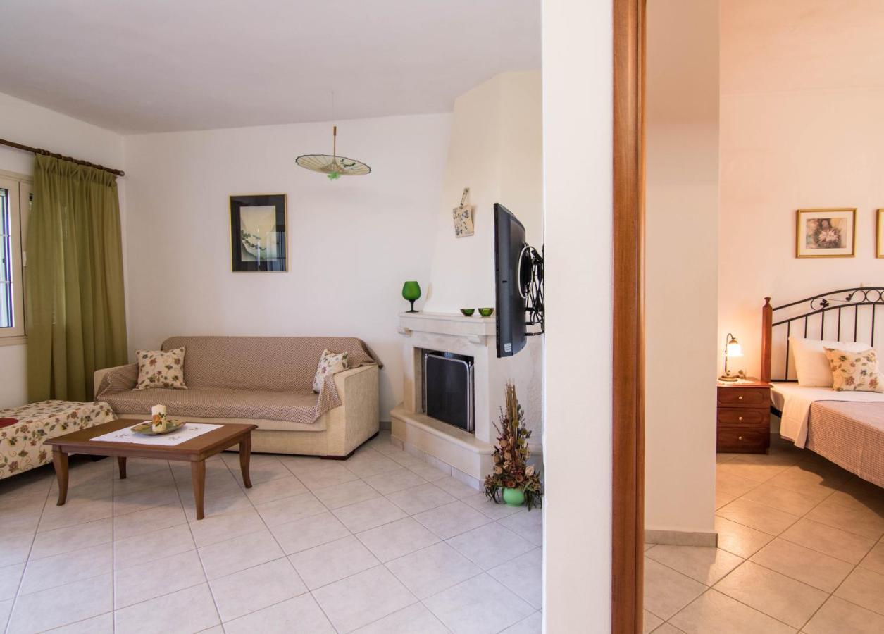 Fedra Apartments, View, Free Parking, 2Mins To Beach Palekastro Bagian luar foto
