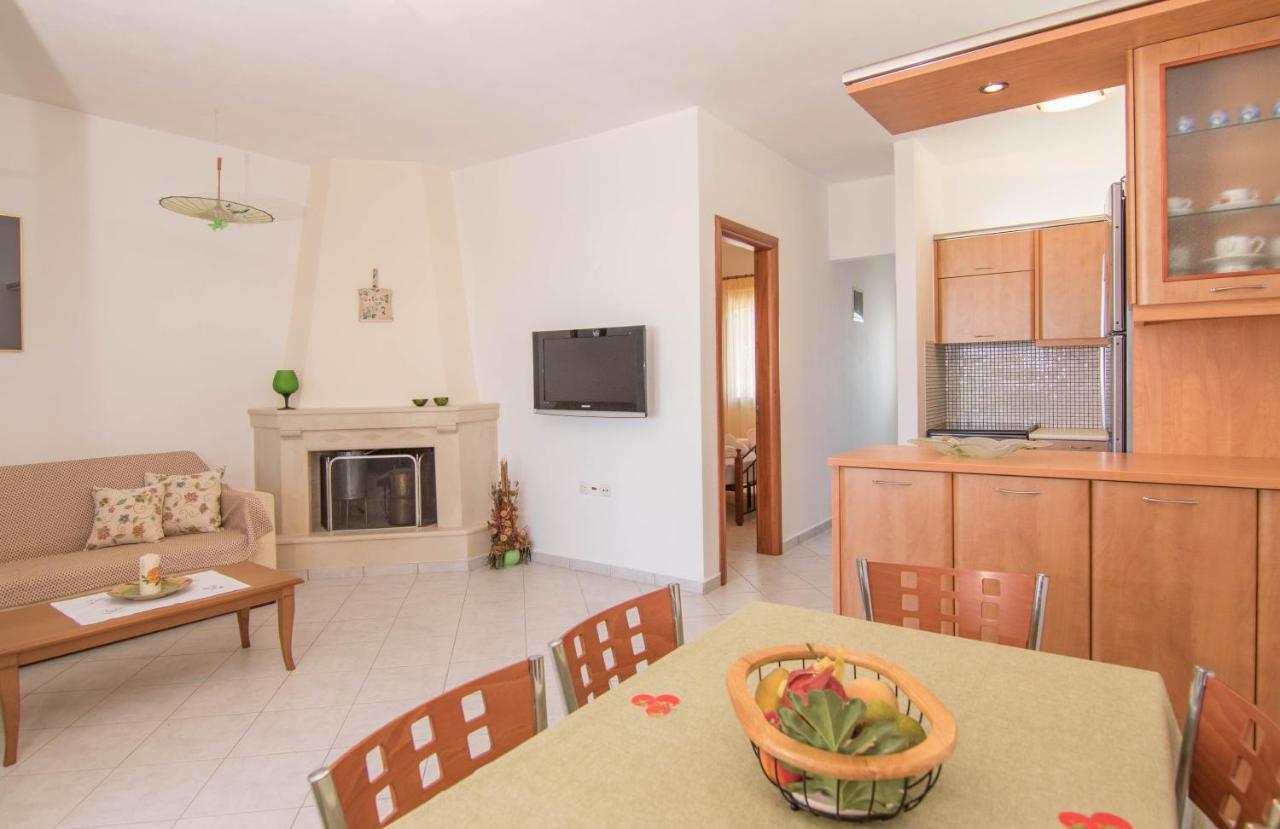 Fedra Apartments, View, Free Parking, 2Mins To Beach Palekastro Bagian luar foto