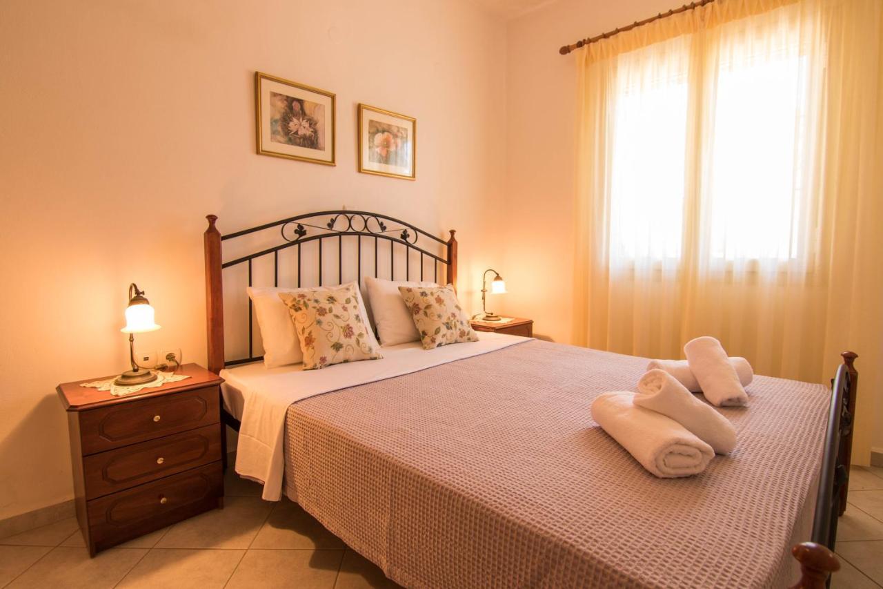 Fedra Apartments, View, Free Parking, 2Mins To Beach Palekastro Bagian luar foto